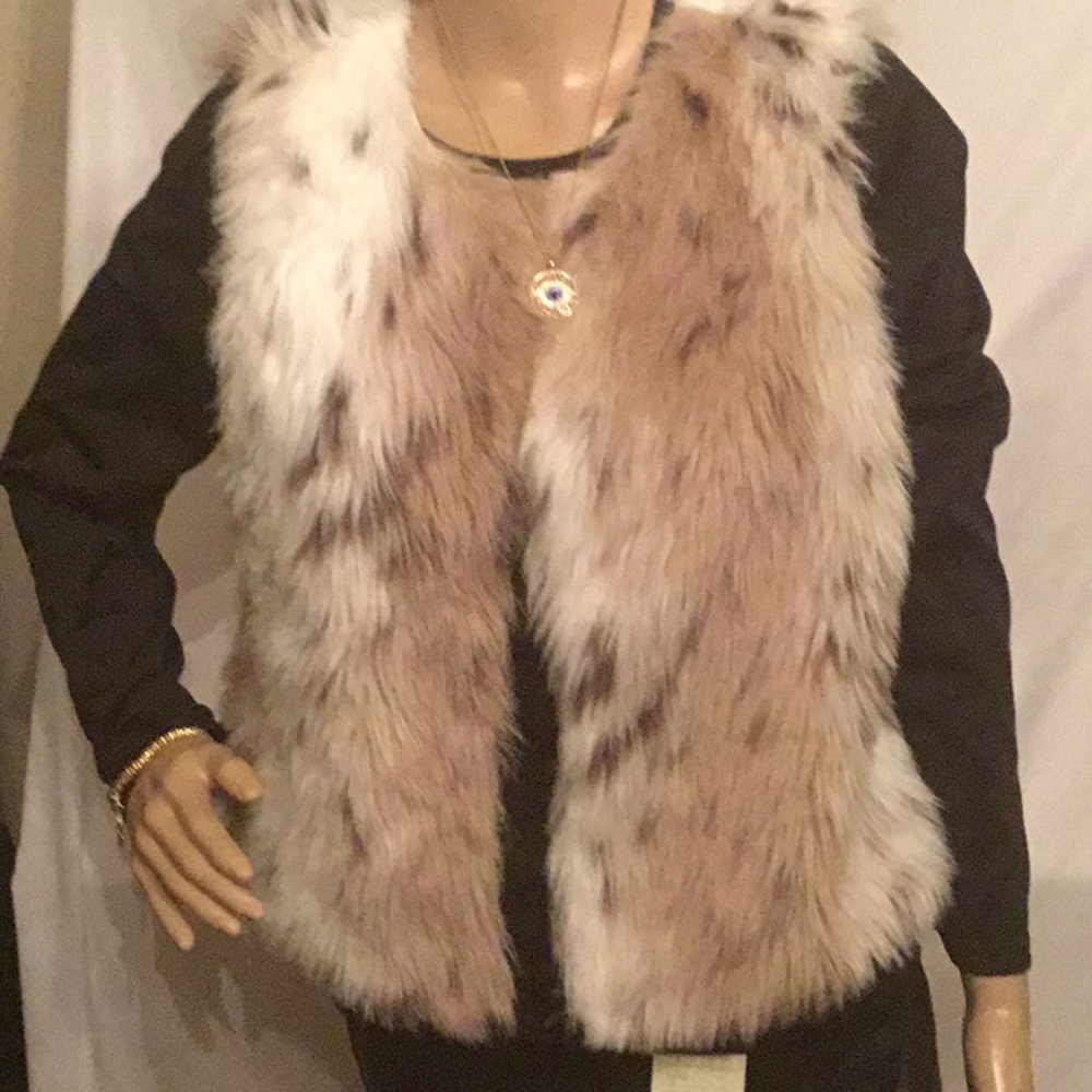 N Y Yoki Women’s SZ XL Faux Fur Vest Multi